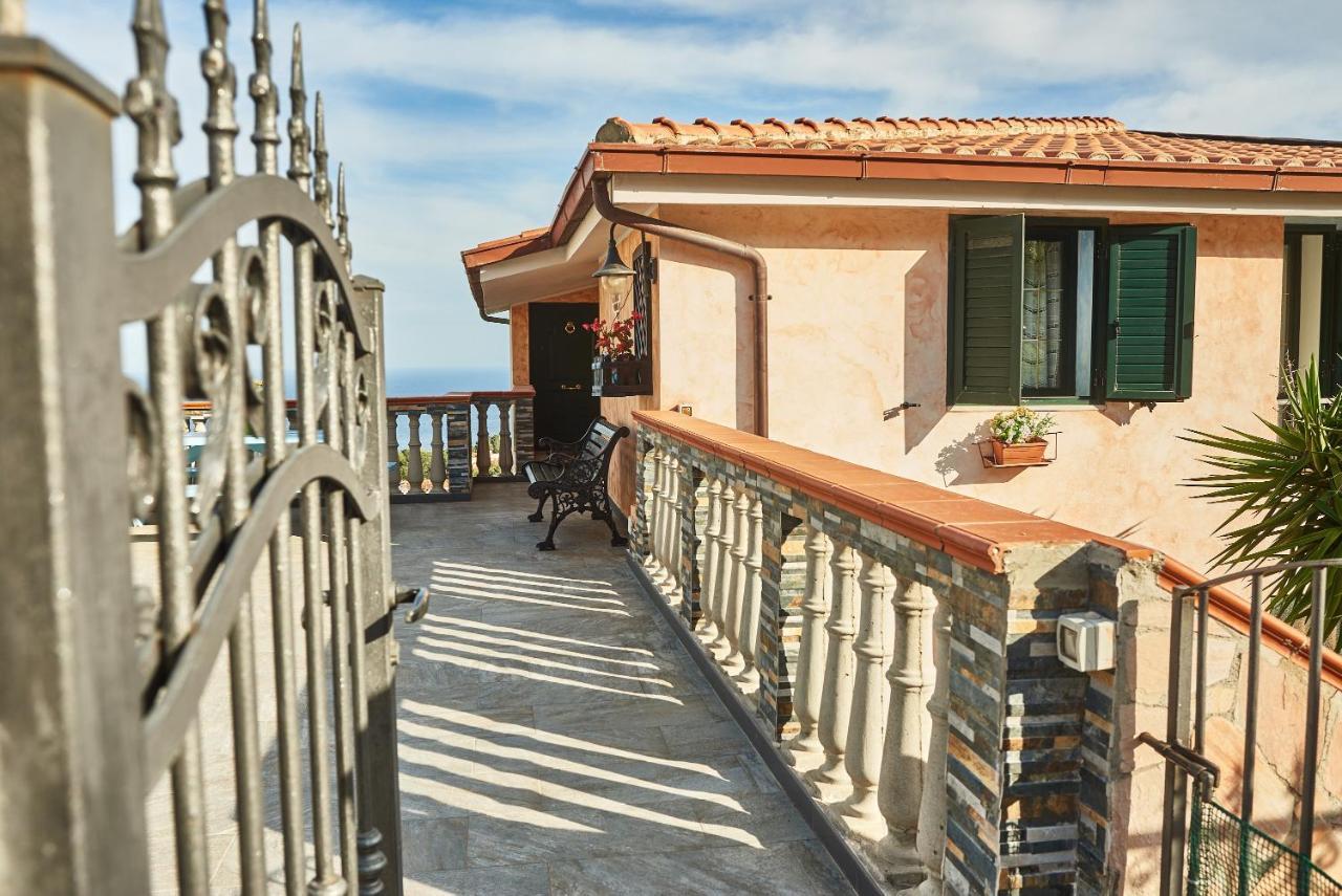 Villetta Vista Mare Cala Gonone Exteriör bild